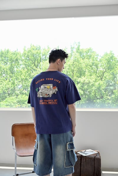 沙漠卡車插畫印花短T13