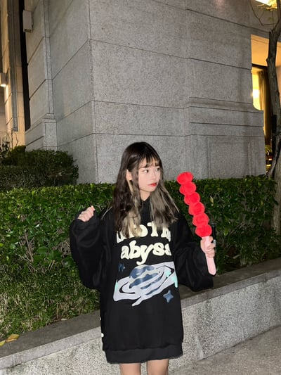 【現貨】宇宙深淵之旅帽T8