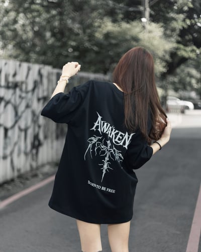 【今夏必買單品!!現貨速發】黑翼覺醒短T5