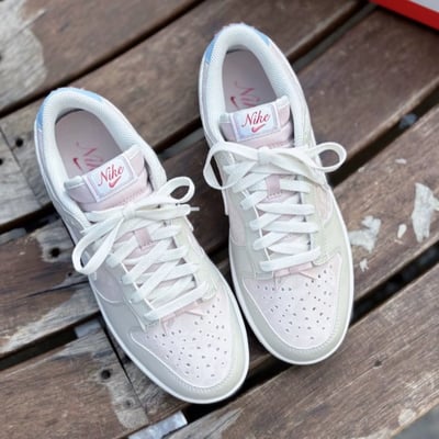 【限量預訂】Nike Dunk Low 情人節限定 奶油櫻花粉 淺粉 寶寶藍 毛絨勾刺繡愛心蝴蝶結｜IQ1145-6104