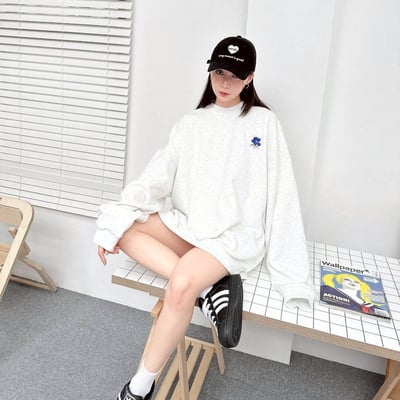 【現貨】刺繡對焦框花朵大學T3