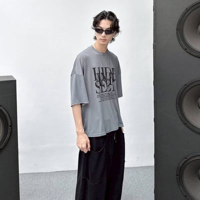 【現貨】HIDE AND SEEK 文字堆疊落肩短T9