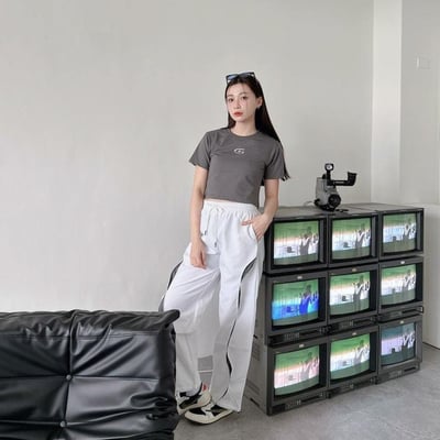 【現貨】科技感反光膠印短版短T3