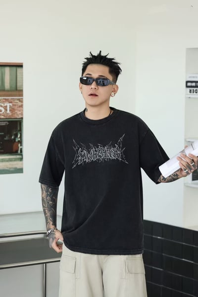 【現貨】火焰皮革繡花短T3