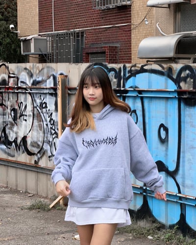 【現貨】CROSSMEDIA 街頭刺繡抓痕短寬帽T10