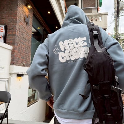 【現貨】Nice CROSS 發泡手勢帽T1