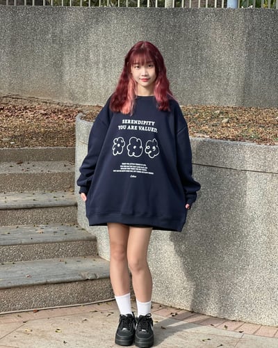 【仙女必帶款!!!】超Q小花牛奶絨大學T4