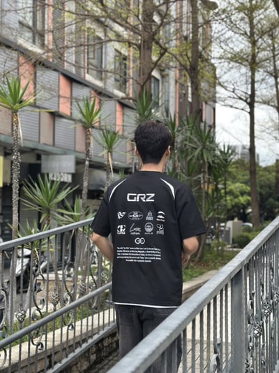 【現貨】賽車風徽章印花短T5