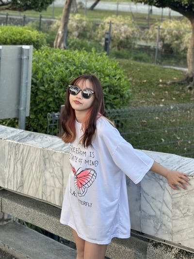 【現貨】幻影噴墨蝴蝶短T10