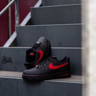 【全新爆款🔥預購】NIKE AIR FORCE 1 黑紅 反車線 男款｜HQ2037-0054