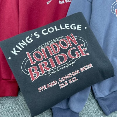 【現貨】倫敦橋印花大學T9