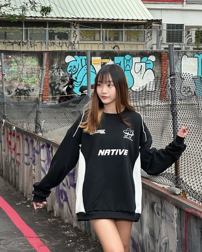 【現貨】NATIVE TONGUE 7號拼接賽車風大學T6