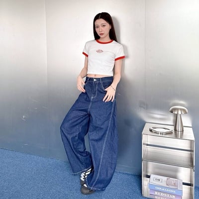 【現貨】girl gang泡泡字唇印撞色短版合身短T6