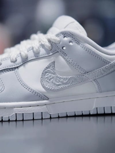 【現貨】NIKE Wmns Dunk Low Needlework 浮雕骨白灰｜FJ4553-1333