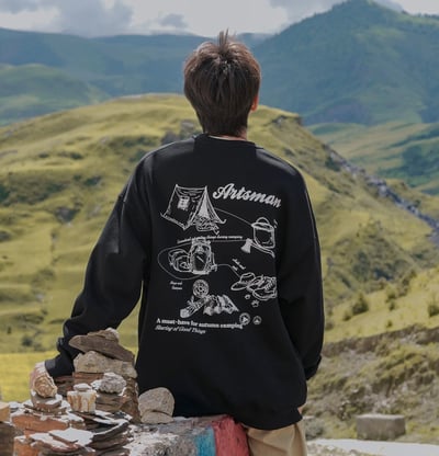 【現貨】塗鴉露營帳篷牛奶絨大學T9