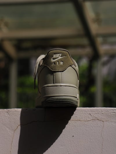 【優惠下殺現貨】NIKE AIR FORCE 1 '07 LV8 月岩灰 水泥灰 灰綠｜HM9483-3004