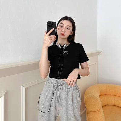 【現貨】胸前刺繡蝴蝶結短版上衣3