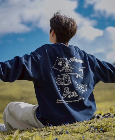 【現貨】塗鴉露營帳篷牛奶絨大學T1