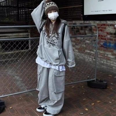 【現貨】手繪豬豬原始人牛奶絨帽T5