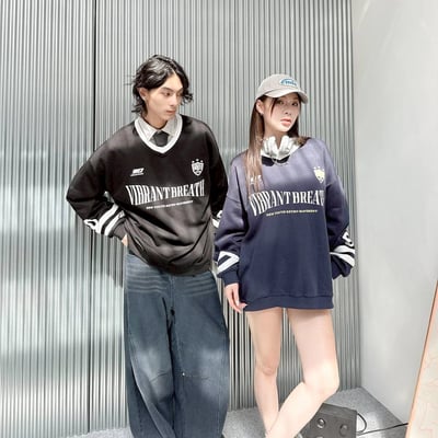 【現貨】VIBRANT BREATH美式復古V領大學T6