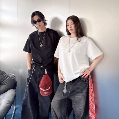 【現貨】哥德字剛印麂皮短T3