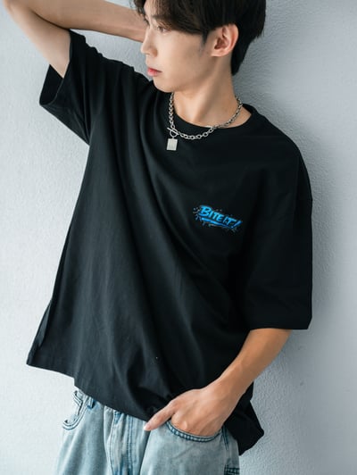 【萌度飆升 現貨速發】WASSUP BITE IT！小狗咬骨頭短T13