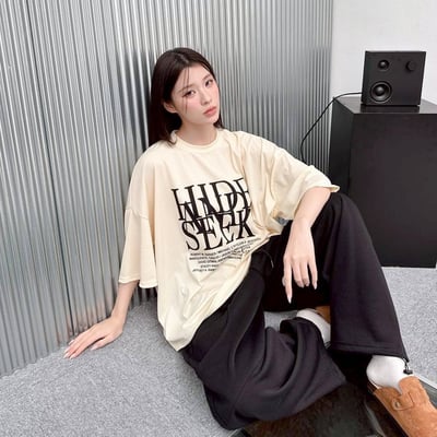 【現貨】HIDE AND SEEK 文字堆疊落肩短T11