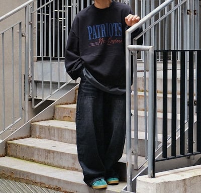 【現貨】美式復古英文字牛奶絨大學T3