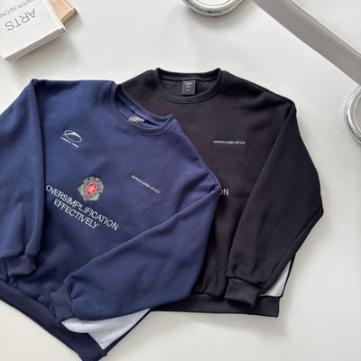 【現貨】OVERSIMPLIFICATION刺繡拼接大學T10