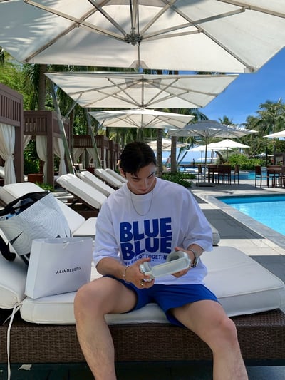 【現貨】夏日陽光BLUE字母短T8