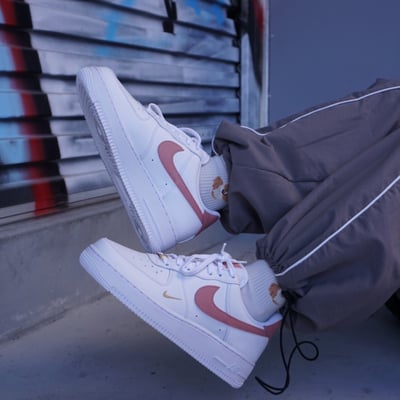 【現貨】Nike AF1 "Rust Pink" 白粉小金勾｜CZ0270-1036