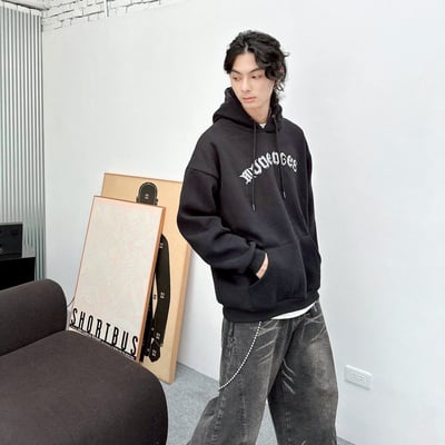 【現貨】哥德字發泡環繞設計帽T2