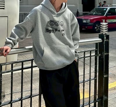 【現貨】可愛塗鴉笑臉印花牛奶絨帽T3