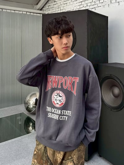 【現貨】NEWPORT 英字大學T3