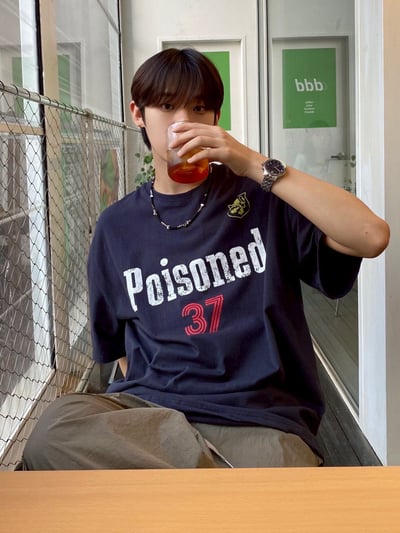 【現貨】Poisoned 37剝落感印花短T1