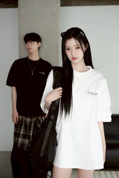 【現貨】迷彩哥德字印花短T1