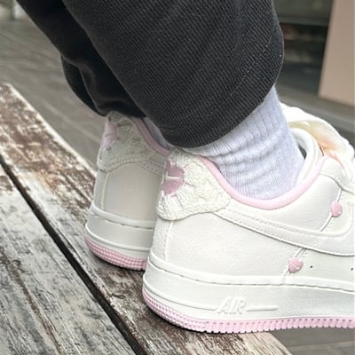 【情人節限定 限量現貨!!!】NIKE AIR FORCE 1 'Valentine's Day'白粉｜HV5992-1117