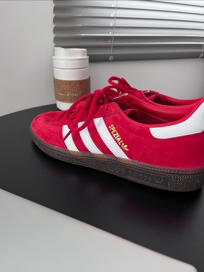 【爆款折扣預訂!】ADIDAS HANDBALL SPEZIAL 正紅色紅白金標焦糖底｜FV12274