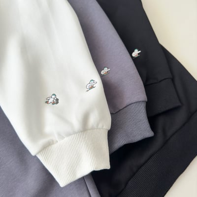 【現貨】刺繡滑板小人大學T9