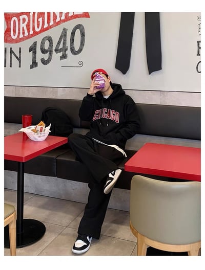 【現貨】電繡CHICAGO帽T9