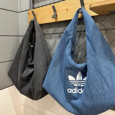 【國外連線預購 買大送小!!!】2色｜ADIDAS 牛仔丹寧單肩包大雲朵包附零錢包 IX7693 IX76944