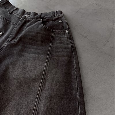 【現貨】水洗特殊前後剪裁小口袋五分牛仔褲7