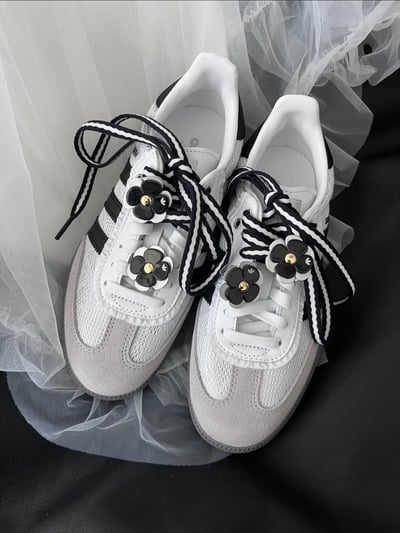 【國外限時折扣】ADIDAS SAMBA OG 小香風小花灰白芭蕾風女鞋｜IH33718