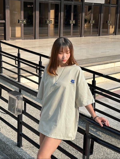 【現貨】刺繡對焦框花朵印花短T5