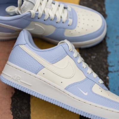 【清爽蘇打配色爆款】NIKE AIR FORCE 1 寶寶藍 奶油藍 小勾 雙勾 女鞋｜IV3222-4008