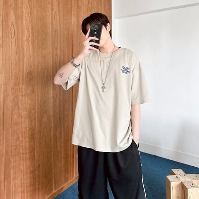 【現貨】IM NOT WHAT HPPENS TO ME幽靈滑板印花短T5