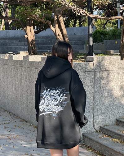 【現貨速發】藝術英文塗鴉牛奶絨帽T3