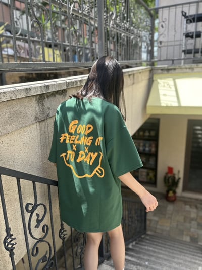 【現貨】GOOD FEELING 笑臉舌頭印花短T1