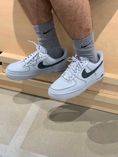 【全新爆款預購】NIKE AIR FORCE 1 狼煙灰 反車線 男款｜HQ2037-0045