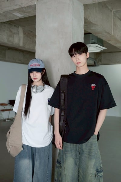 【現貨】SMILE WALKER愛心人走路刺繡短T2